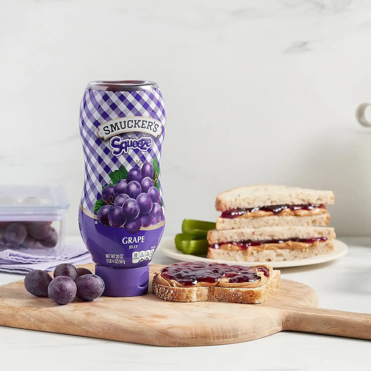 Smucker's Grape Jelly Squeeze Bottle, 20 oz